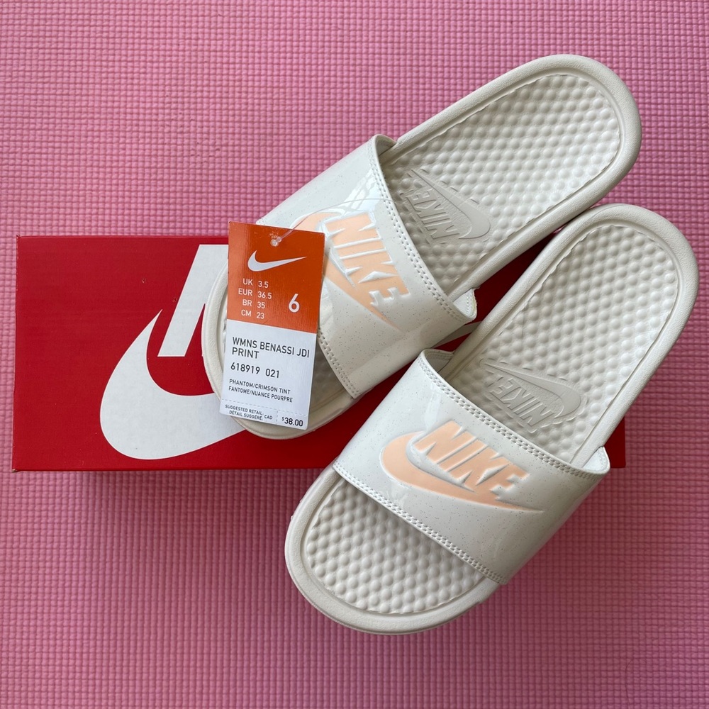 NEW IN BOX Nike Benassi JDI Slides Women’s 6